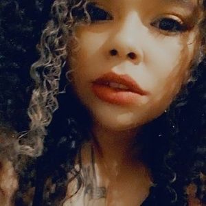 Meet your Posher, Nina